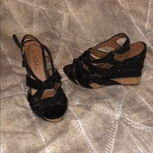 704 b. Wedges Black size US 8